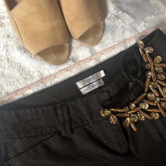 Ricki’s Slant Pocket Slim Printed Pants - Size 4 - Picture 6 of 7